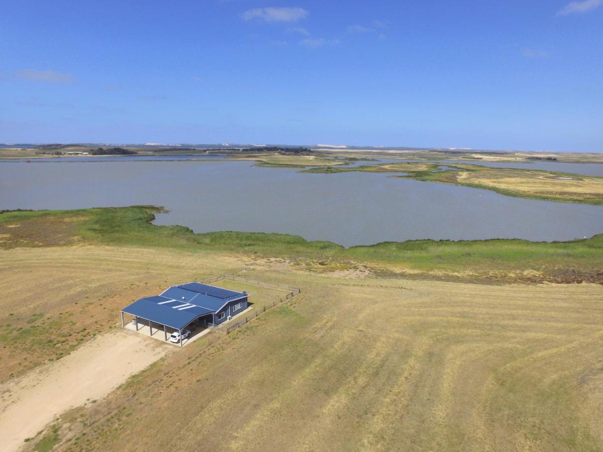 Coorong Island Retreat - Farm Stay At Pet Friendly Property Meningie Kültér fotó
