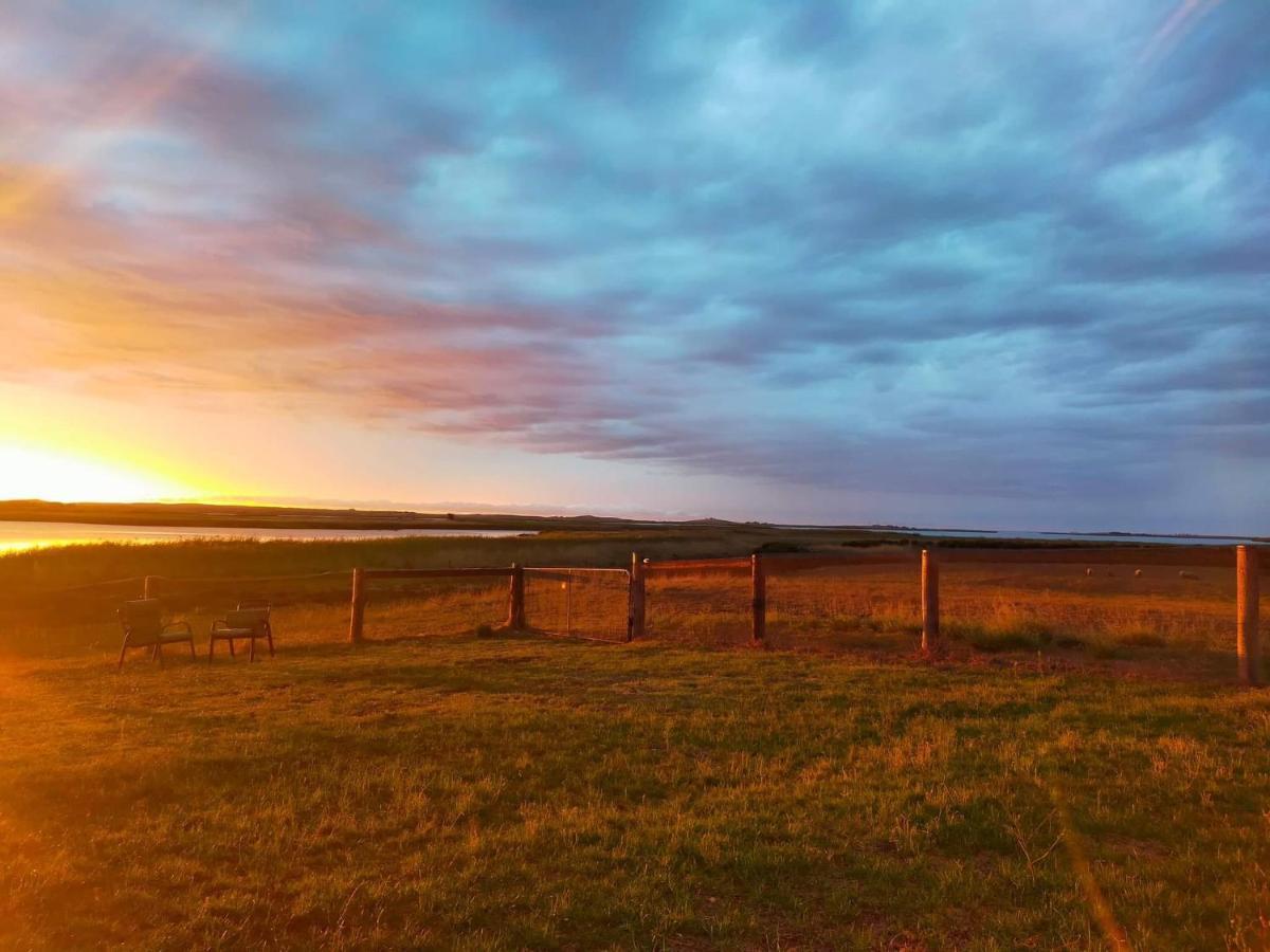 Coorong Island Retreat - Farm Stay At Pet Friendly Property Meningie Kültér fotó