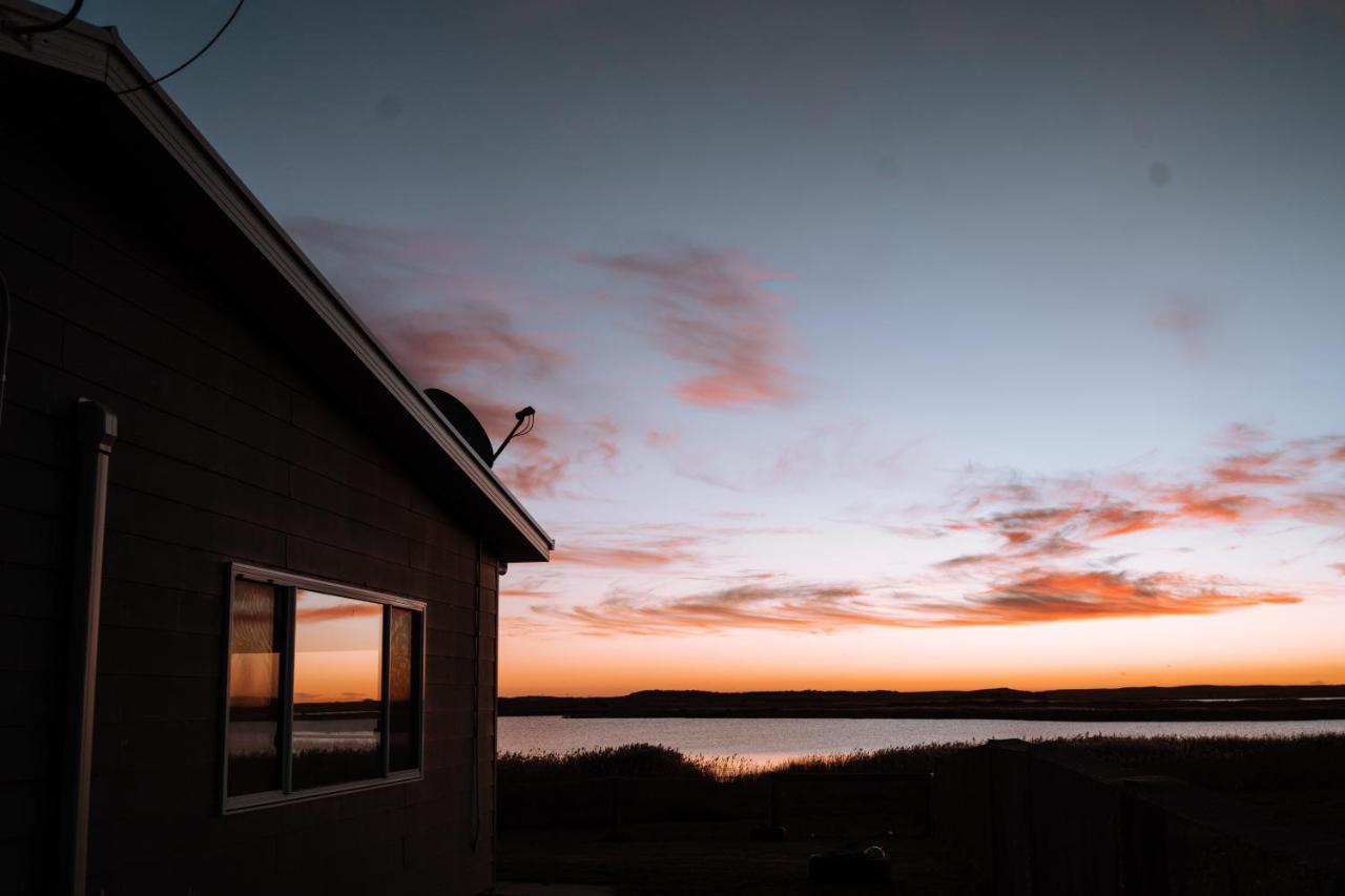 Coorong Island Retreat - Farm Stay At Pet Friendly Property Meningie Kültér fotó