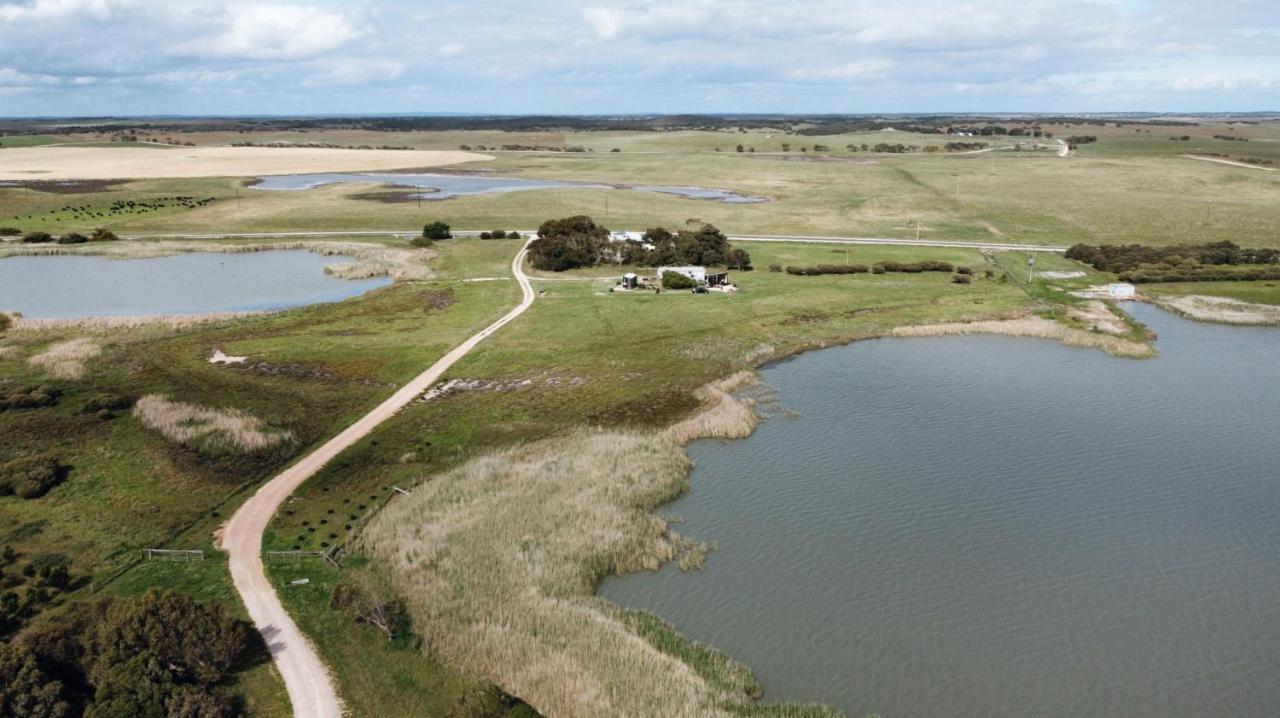 Coorong Island Retreat - Farm Stay At Pet Friendly Property Meningie Kültér fotó