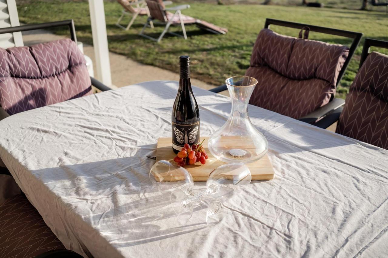 Coorong Island Retreat - Farm Stay At Pet Friendly Property Meningie Kültér fotó