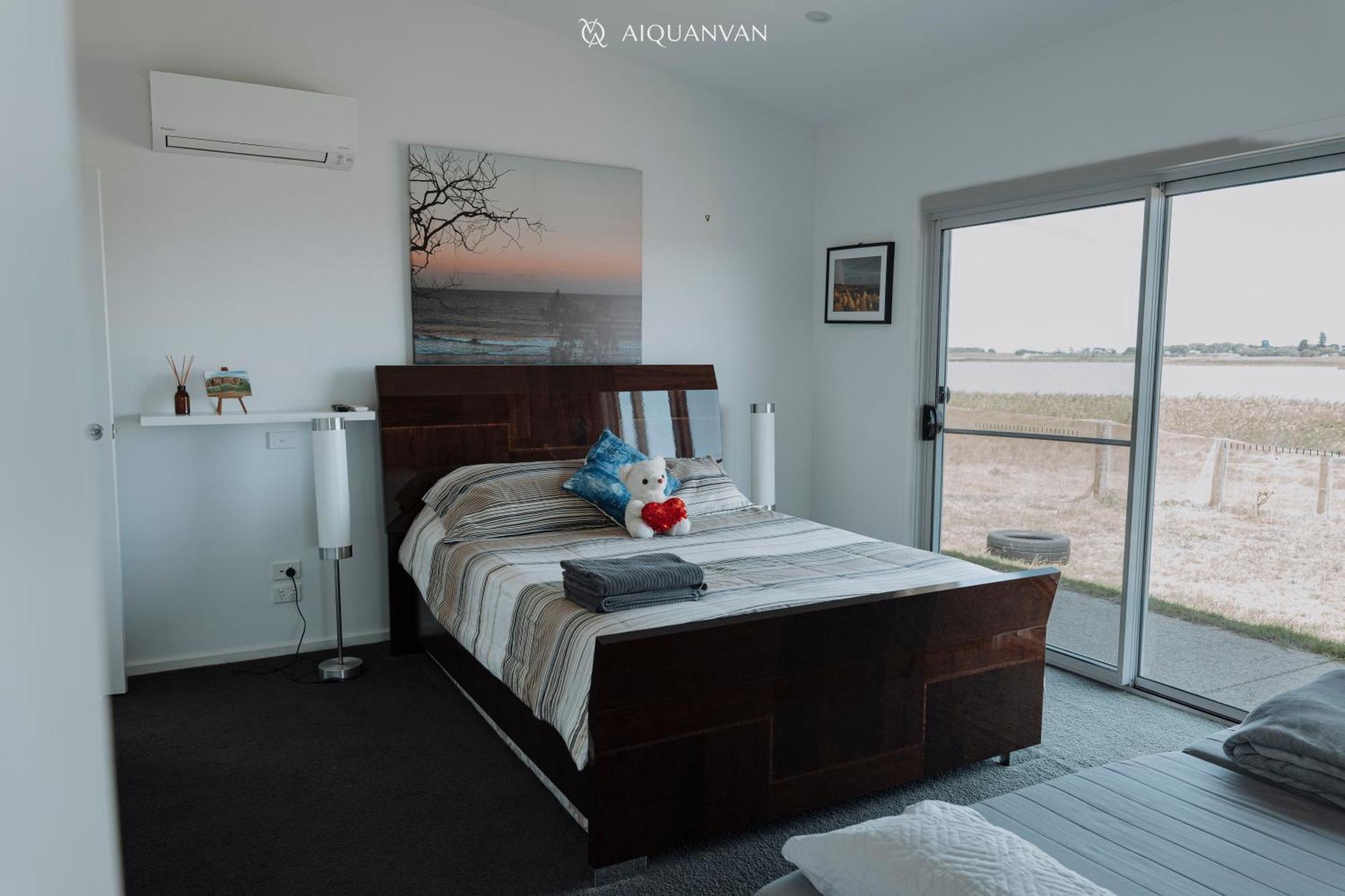 Coorong Island Retreat - Farm Stay At Pet Friendly Property Meningie Kültér fotó